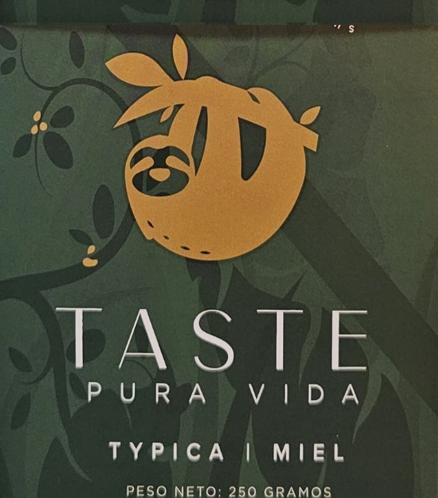 Caja del primer café de temporada de Taste Pura Vida